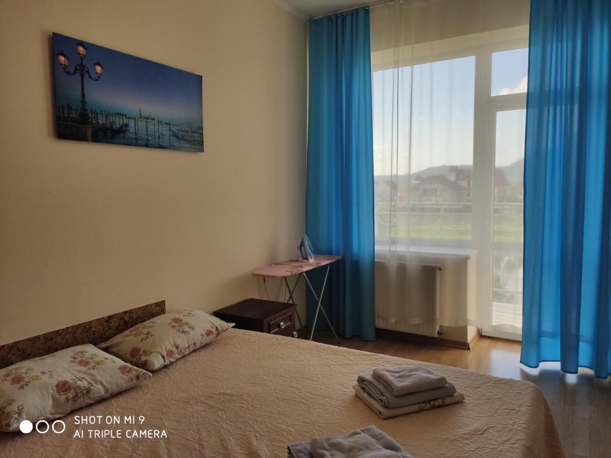 Apartments Domovik Просторная Квартира С Видом На Горы Mukatschewo Exterior foto