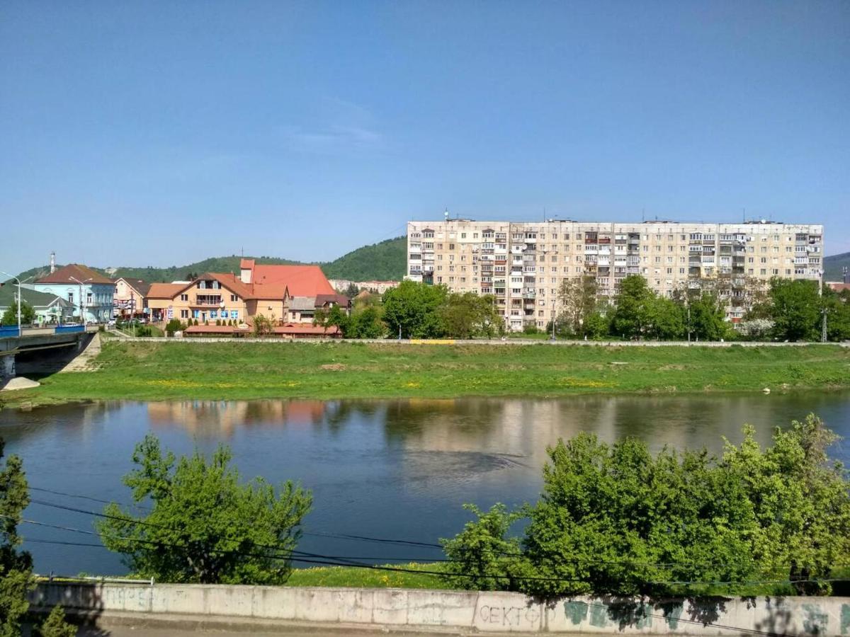 Apartments Domovik Просторная Квартира С Видом На Горы Mukatschewo Exterior foto