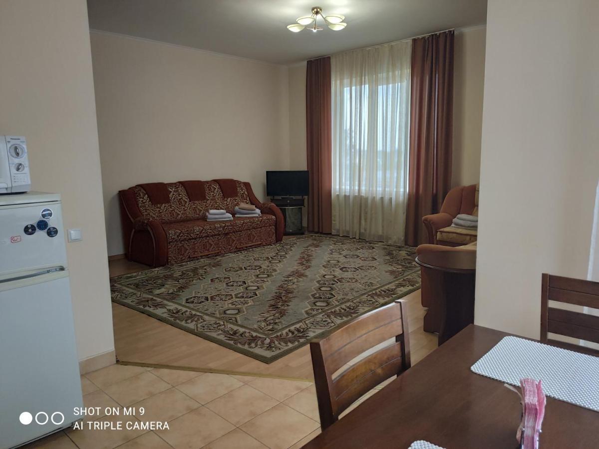 Apartments Domovik Просторная Квартира С Видом На Горы Mukatschewo Exterior foto